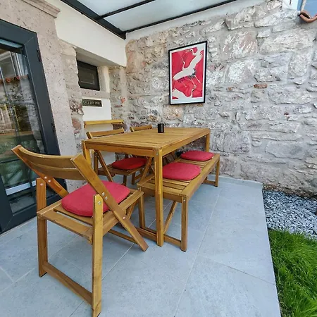Meli Mila Spiti Milozrooms