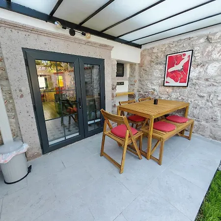 Meli Mila Spiti Milozrooms Villa *