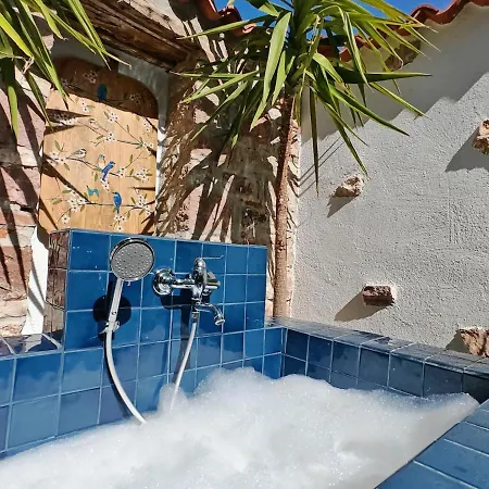 Meli Mila Spiti Milozrooms فيلة Ayvalı