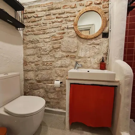 Meli Mila Spiti Milozrooms * Ayvalı