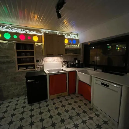 Meli Mila Spiti Milozrooms * Ayvalı