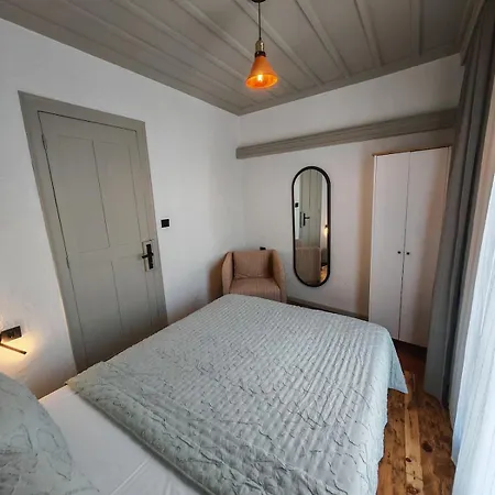 Meli Mila Spiti Milozrooms فيلة Ayvalı